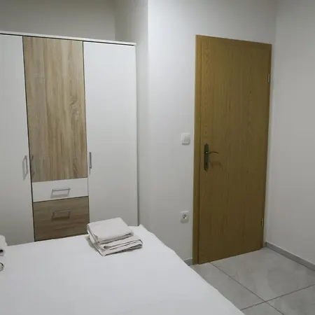 Guest house For Rent In *